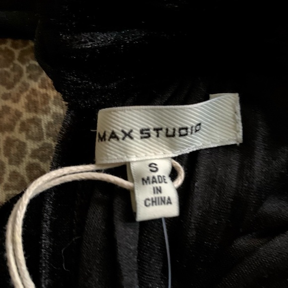 Max Studio Velvet Sleeveless Top Size S - Picture 2 of 7